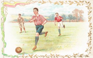 Postkarte mit Männern beim Fußballspielen von English School