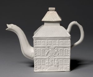 Teekanne, hergestellt in der Staffordshire Fabrik, Großbritannien, modelliert von Aaron Wood von English School
