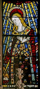 Ostfenster (Ew) mit Darstellung der Jungfrau Maria (komposite Figur) - mit farbigem Glas von English School