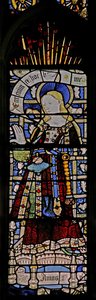 Ostfenster (Ew) mit Darstellung der Jungfrau Maria (komposite Figur) - mit farbigem Glas von English School