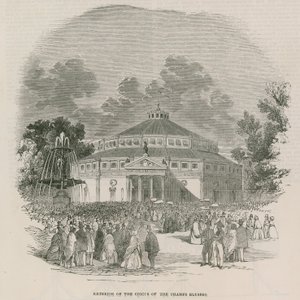 Die französische National-Lotterie - Außenansicht des Zirkus der Champs Elysees, Paris, Frankreich von English School