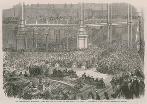 Die Internationale Ausstellung; Blick vom Orchester am Eröffnungstag von English School