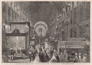 Die Internationale Ausstellung; Blick auf das Schiff nach Osten von English School