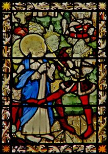 Das Ostfenster, das den heiligen Petrus mit dem Kaiser Nero darstellt