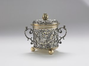 Zweihandbecher, 1677