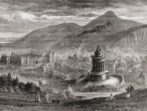 Blick über Edinburgh vom Burns Monument auf dem Calton Hill, aus 
