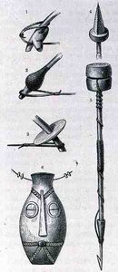 Waffen, Amulett und Harpune aus Manyema, aus Die Geschichte der Menschheit, Bd.III, von Prof. Friedrich Ratzel, 1898 von English School