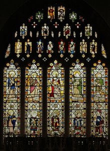 Fenster Ew, Darstellung von Somerset-Glas um 1450 im Ostfenster mit zehn feinen Heiligenfiguren von English School