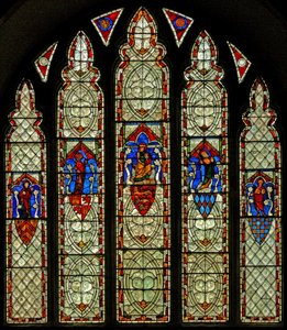 Fenster Ew, das die Kreuzigung und St. Maria, St. Johannes, St. Maria Magdalena und St. Margareta darstellt von English School