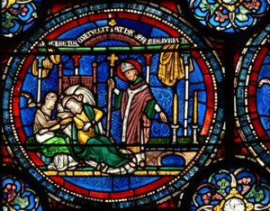 Fenster n4, Szene aus einem St. Thomas Becket Wunderfenster: Julia Puintel wird zum Grab geschickt