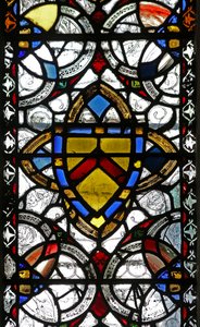 Fenster n4, Grisaille & Wappen von English School