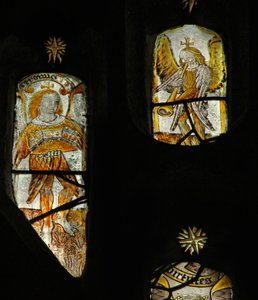 Fenster Nr. 1 zeigt musizierende Engel: Throne, Seraphim