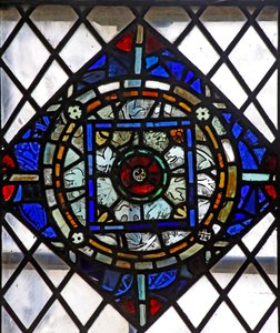 Fenster s4, neu gesetztes geometrisches Panel von English School