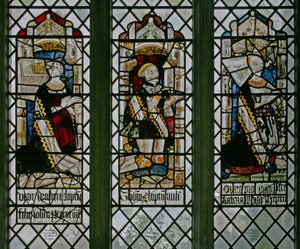 Fenster w2 zeigt Elizabeth Pigot, Sir Thomas Clopton, Catherine Mylde von English School