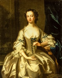 Porträt von Mary Rand vor einem drapierten Vorhang