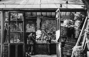 Eine Bar im Viertel des Zentralmarktes, Paris, 1931 von Ernest Flammarion