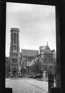 Front und Vorhalle von St Germain l