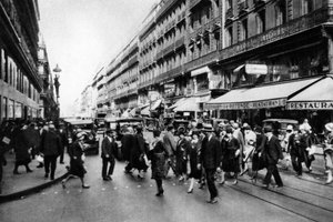Rue Lafayette zur Einkaufszeit, Paris, 1931 von Ernest Flammarion