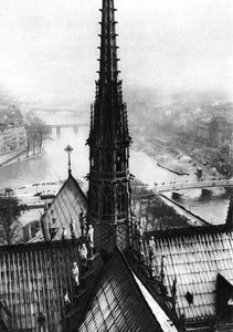 Der Turm von Notre Dame, gesehen von den Türmen, Paris, 1931 von Ernest Flammarion