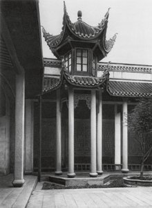 Changshafu, Chen kia tze tang, Hunan, Ahnentempel der Familie Chen, Glockenturm im Hauptgericht