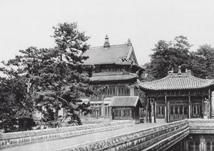 Jehol, Hingkung, Chihli, im Lama-Kloster Hingkung (s/w Foto) von Ernst Boerschmann