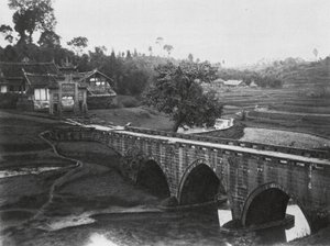 Luchou, Tzeliutsing, Szechuan, Landschaft (s/w Foto) von Ernst Boerschmann
