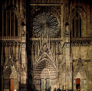 Gotische Kunst: Ansicht eines der Portale der Kathedrale Notre Dame de Strasbourg, erbaut im 13. Jahrhundert von Erwin von Steinbach. (Unterer Rhein) von Erwin von Steinbach