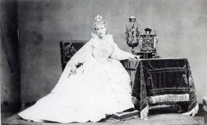 Sarah Bernhardt (1844-1923) in der Rolle der Marie de Neubourg in 