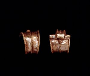Etruskische Zivilisation: Paar goldene Ohrringe - 6. Jahrhundert v. Chr. - Aus Pescia, nahe Rom von Etruscan