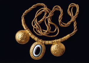 Goldkette und Bullae, aus Todi (Umbrien). Etruskische Zivilisation, 4. Jahrhundert v. Chr.