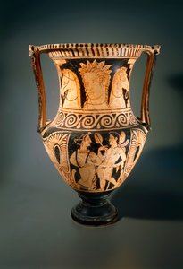 Kelebe oder Säulenkrater, von dem Asciano-Maler, der ein junges Mädchen zeigt, das ein Flabellum (Fächer) erhält. Rotfigurige Keramik aus Grab 3 von Poggio Pinci, Asciano (Toskana). Etruskische Zivilisation, 4. Jahrhundert v. Chr. von Etruscan