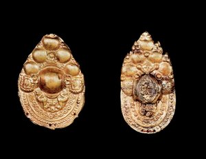 Etruskischer Schmuck: goldener Ohrring
