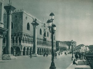 Hauptfassade des Dogenpalastes mit Riva degli Schiavoni, Venedig, Italien, 1927 von Eugen Poppel