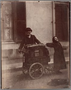 Drehorgelspieler von Eugène Atget