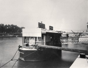 Boot auf der Seine