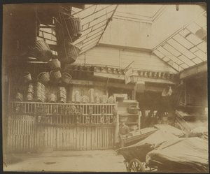 Hôtellerie du Heaume, 5 Rue Pirouette (1°) von Eugène Atget