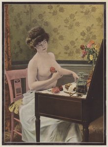 Frau vor dem Spiegel von European School