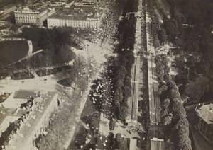 [Propaganda-Flugblattabwurf] von Fedele Azari
