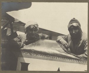Zwei Piloten im Flugzeug