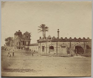 Das Secundra Bagh, zeigt die Bresche und das Tor von Felice A. Beato