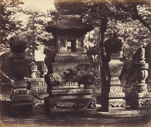 Innenraum des Grabes am Depot in der Nähe von Peking von Felice Beato