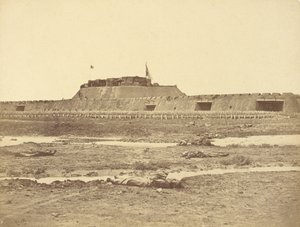 Rückseite des Nordforts nach seiner Eroberung, zeigt den Rückzug der chinesischen Armee von Felice Beato
