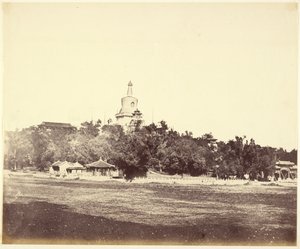 [Die Große Pagode im Kaiserlichen Winterpalast, Peking] von Felice Beato