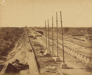 Oberseite der Mauer vom Antin-Tor, von britischen und französischen Truppen besetzt, 21. Oktober 1860 von Felice Beato