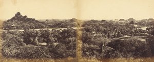 Ansicht des Kaiserlichen Winterpalastes, Peking, mit dem künstlichen Hügel, 29. Oktober 1860, 1860 von Felice Beato