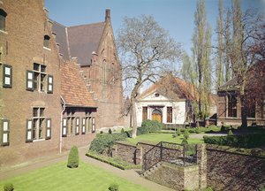 Ansicht des Hauses der Äbtissin, des Refektoriums und eines Schlafsaals von Flemish School