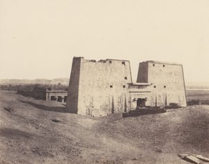 Edfou Apollonopolis Magna, Gesamtansicht des Tempels, 1851-52, gedruckt 1853-54