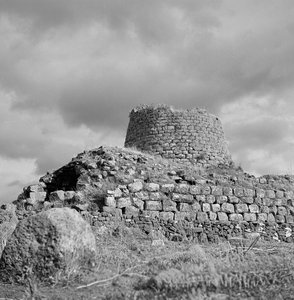 Nuraghe Santu Antine von Fosco Maraini