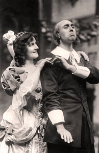 Louie Pounds und Powis Pinder in Lady Tatters, 1907 von Foulsham and Banfield