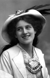 Zena Dare, englische Schauspielerin